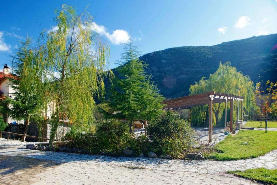Guesthouse Mouses Kalavryta Ngoại thất bức ảnh