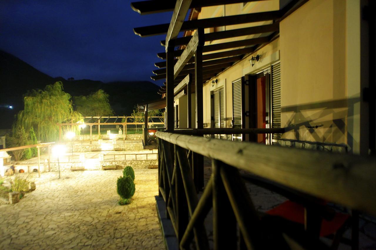 Guesthouse Mouses Kalavryta Ngoại thất bức ảnh