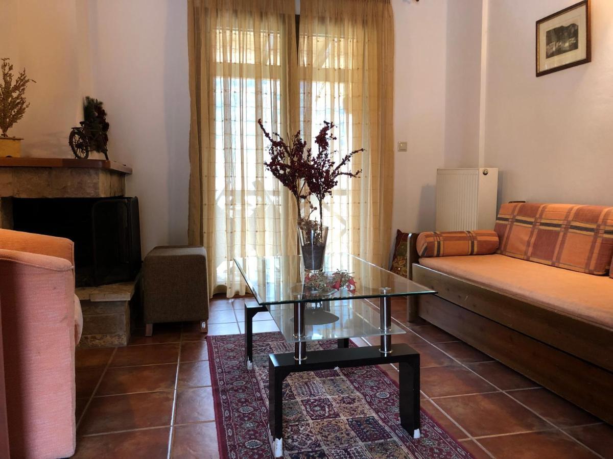Guesthouse Mouses Kalavryta Ngoại thất bức ảnh